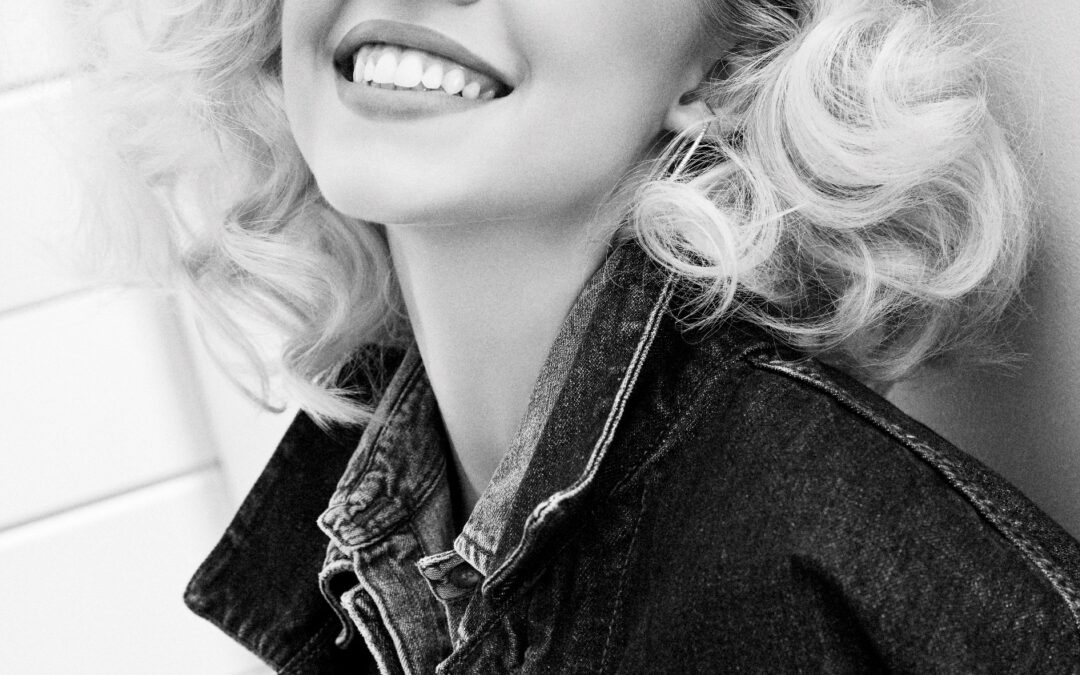 Sydney Sweeney debuta con GUESS Originals